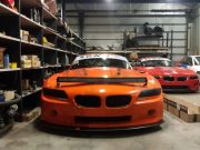 Led light bar op racewagen circuit