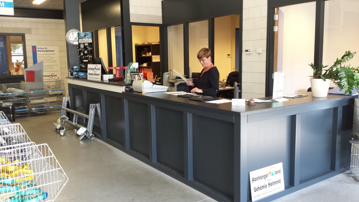 Gehamie Ifor Williams en dealer van Hapert