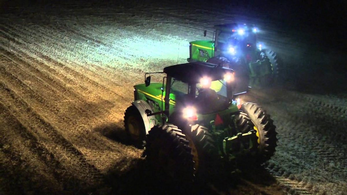 Led werklampen gemonteerd op tractoren