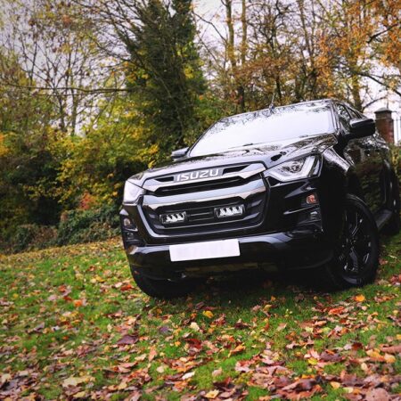 ISUZU D-MAX (2023+) GRILLE KIT INCLUSIEF 2x Lazer TRIPLE-R 750