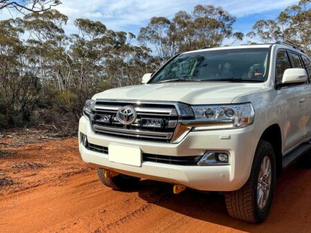 TOYOTA LAND CRUISER 200