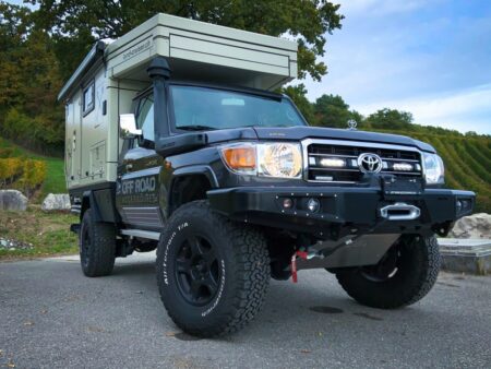 TOYOTA LAND CRUISER 70 series